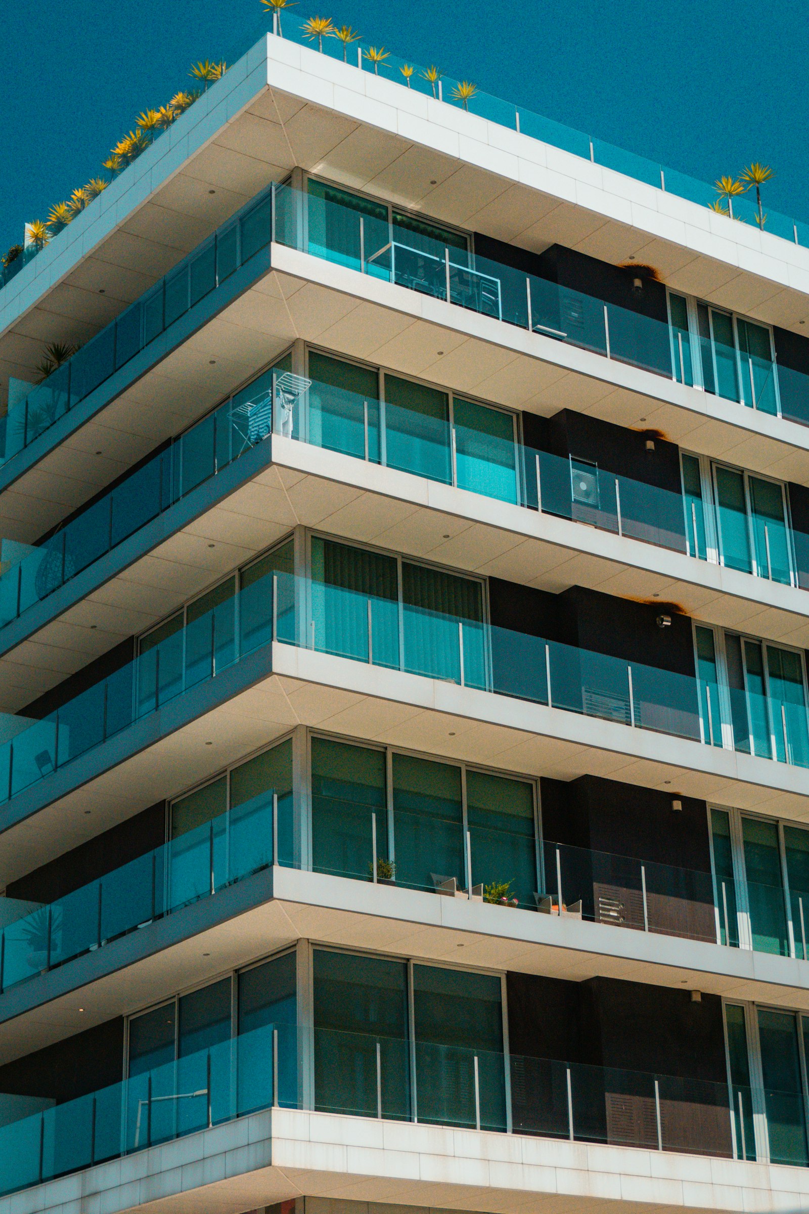 Condominio moderno de cristal en la Riviera Maya